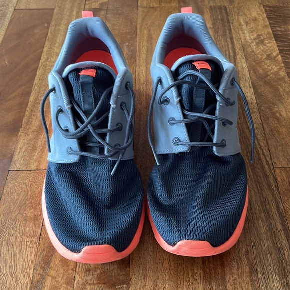 Nike Roshe Run **Rare Color** - Picture 2 of 7